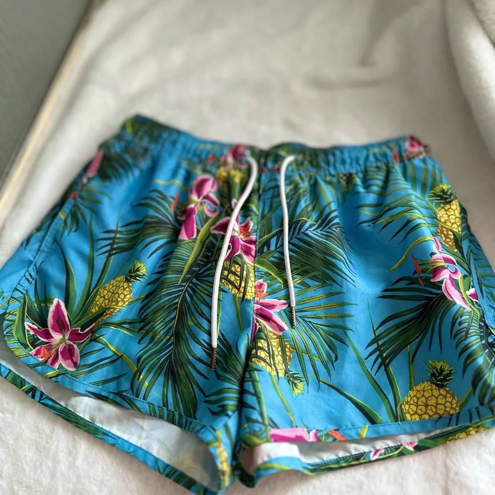 H&M Blue Floral Pineapple Shorts   #athleisure Bloungewear Wieggings Fworkout